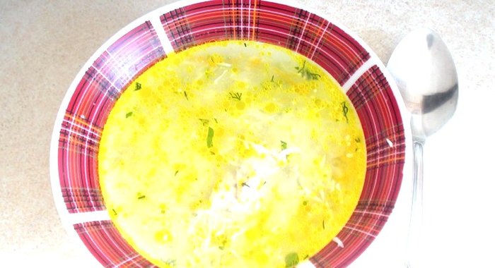 Овощной суп с курицей и яйцом