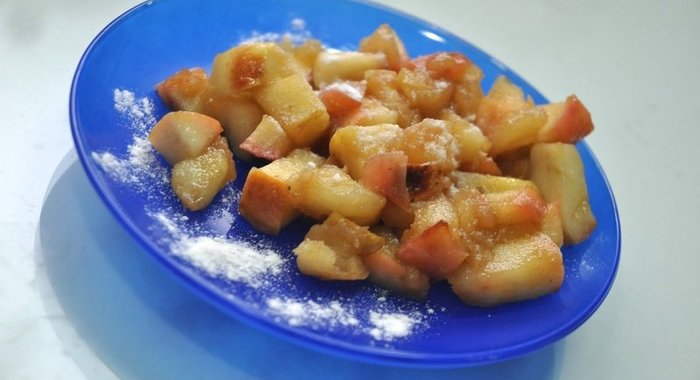 Жареные яблоки в карамели