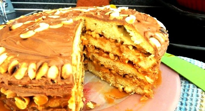 Торт Сникерс