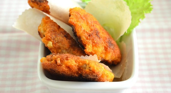 Хрустящие мини-шницели из свинины в панировке с тертым сыром