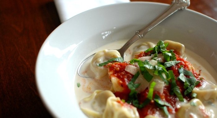 Тортеллини в сливочном соусе