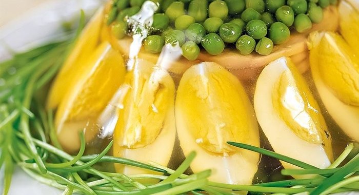 Заливное из куриной грудки и яиц