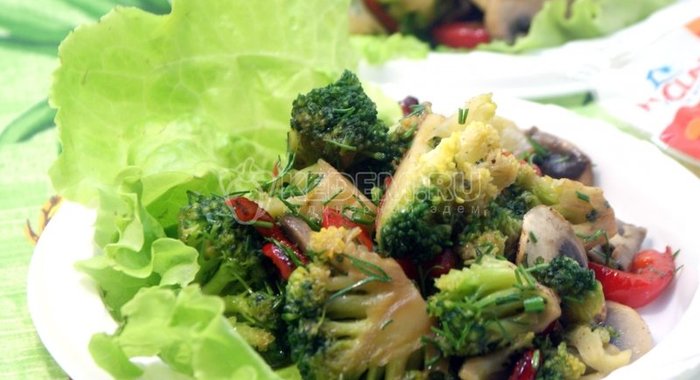 Шоколадный бисквитный торт с карамельным кремом