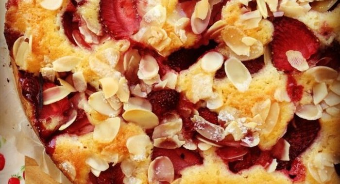 Клубничный пирог с ванилью