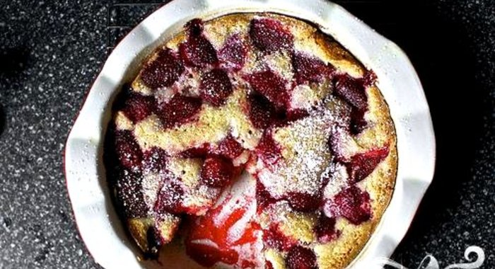 Клубничный пирог с ванилью