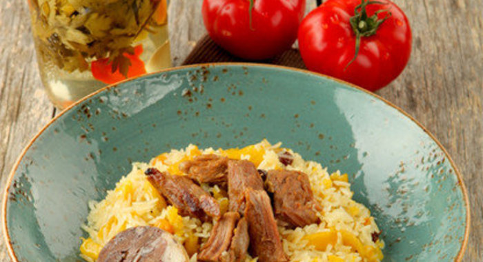 Плов Той Оши с нутом и изюмом