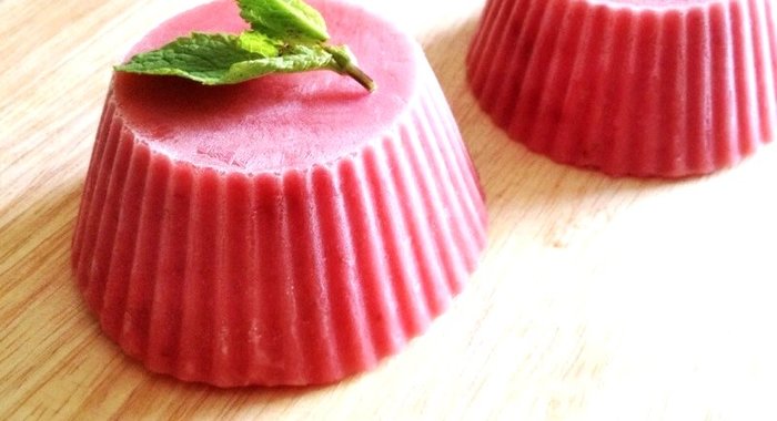 Клубнично-ревеневое мороженое