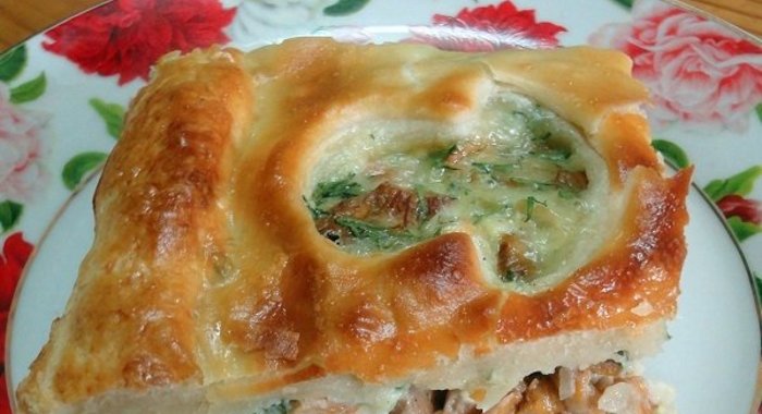 Пирог с грибами из слоеного бездрожжевого теста