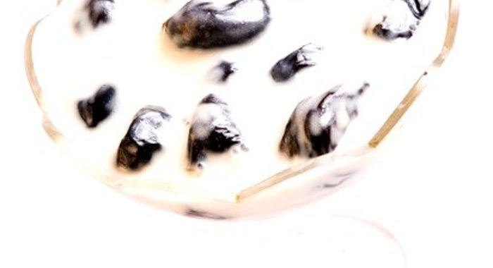 Чернослив в сметане