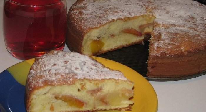 Персиковый пирог с персиками