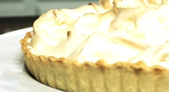 Лимонный пирог с меренгой