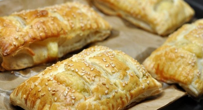 Слойки с сулугуни