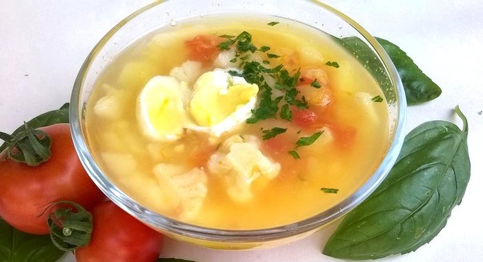 Суп овощной с перепелиными яйцами