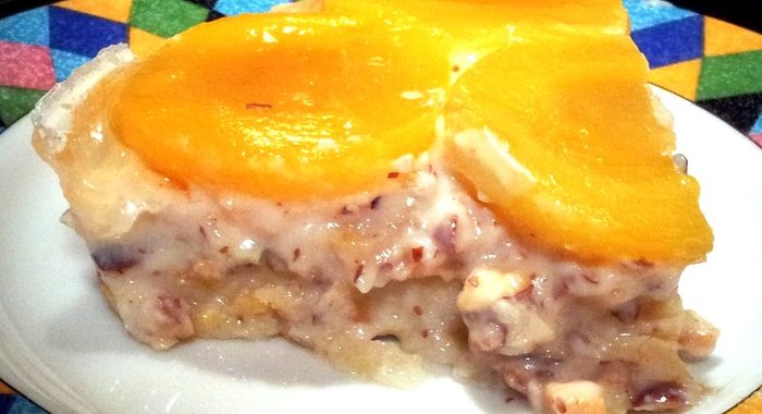 Персиковый торт с миндалем