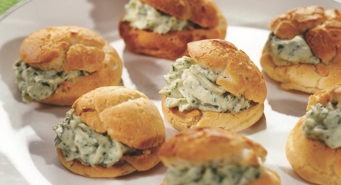 Профитроли с сырным кремом