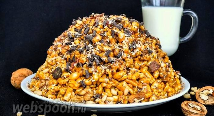 Торт «Муравейник» с шоколадом, орехами и овсяными хлопьями