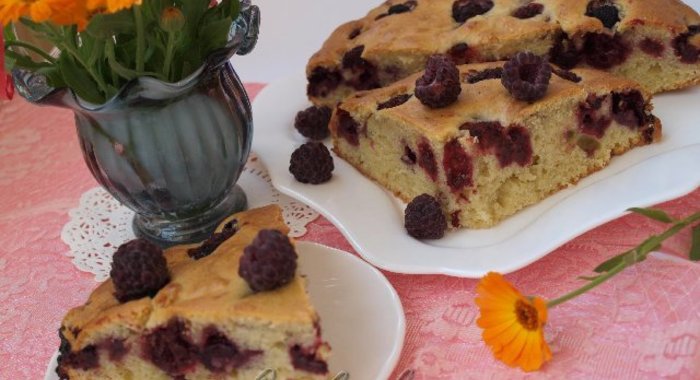 Малиновый пирог на сметане