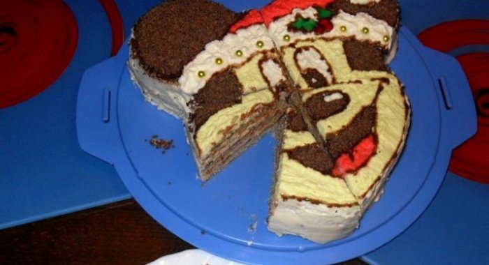 Торт в виде Миккимауса