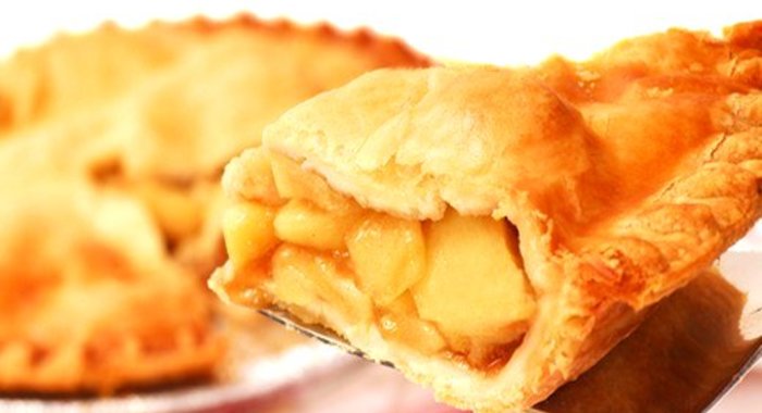 Пряный пирог с яблоками и мёдом