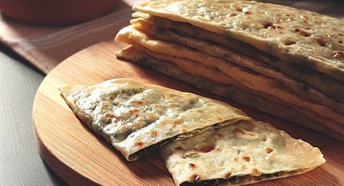 Кутабы с зеленью по-азербайджански