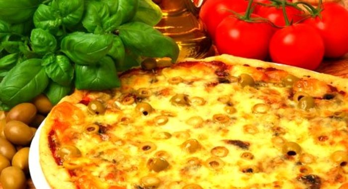 Пицца с морепродуктами в мультиварке