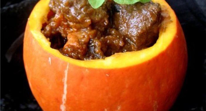 Рагу из говядины с тыквой в темном пиве