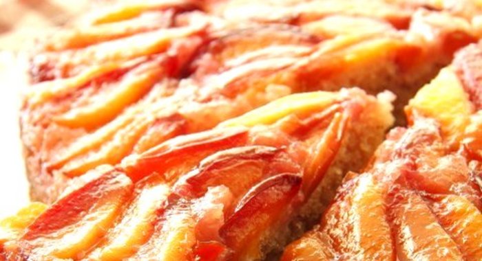 Перевернутый сливовый пирог