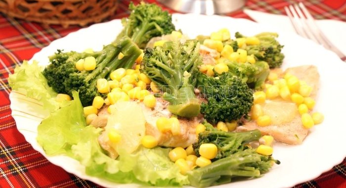 Морковный торт со сливочным сыром и орехами пекан