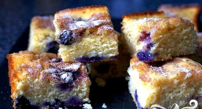 Вкусный черничный пирог с корицей