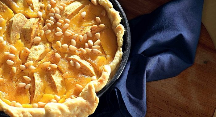 Пирог с яблоками и медом