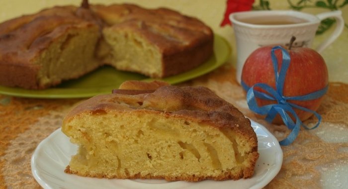 Грушёвый пирог на минеральной воде