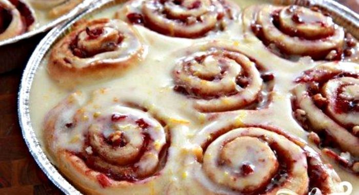 Клюквенные булочки с апельсиновой глазурью