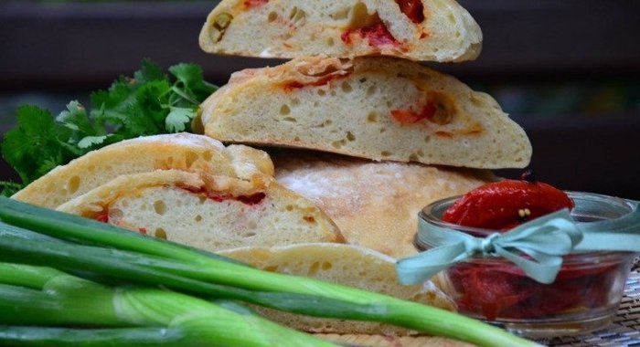 Чиабатта с вялеными помидорами