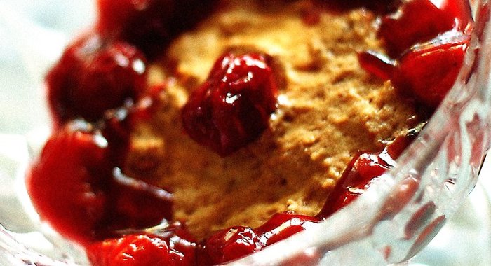 Вишневый коблер с корицей и портвейном