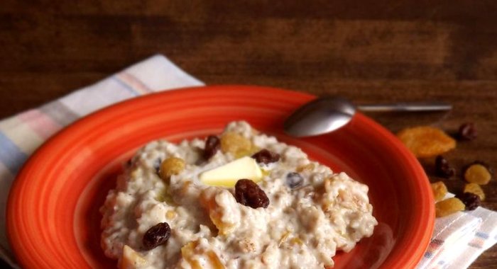 Овсяная каша с сухофруктами