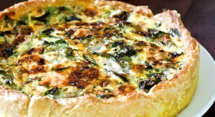 Тарт с черемшой, беконом и рикоттой