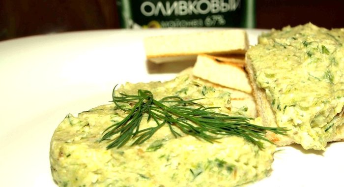 Паштет из лука-порея, яиц и орехов кешью