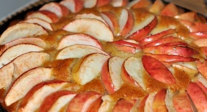 Постная коврижка с яблоками