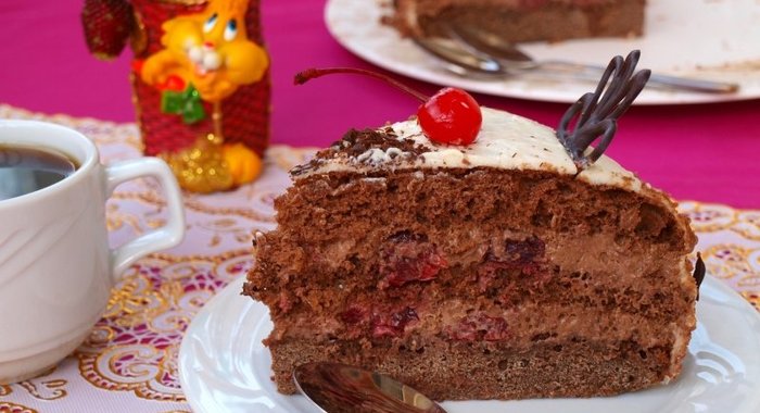 Вишнёвый торт с двумя видами крема