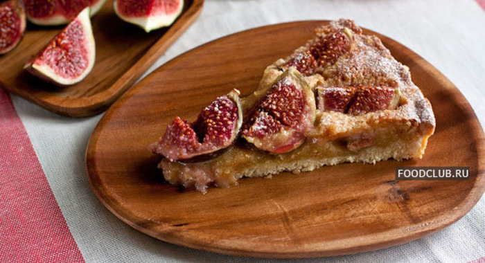 Миндальный пирог со свежим инжиром