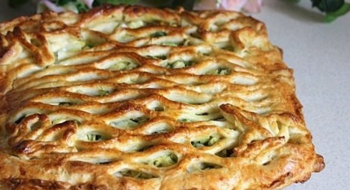 Пирог с капустой, яйцом и зеленью