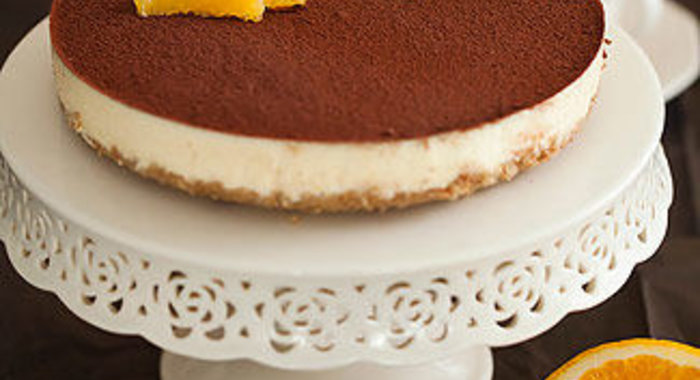 Непеченый торт из черного хлеба с апельсиново-творожным кремом