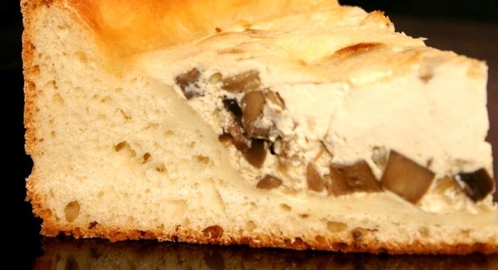 Пирог с грибами и яйцом