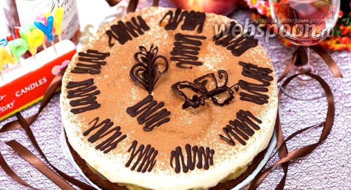 Торт с яблоками и сливочным муссом