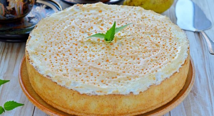 Сливочно-грушевый пирог с суфле