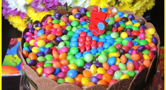 Торт M&M