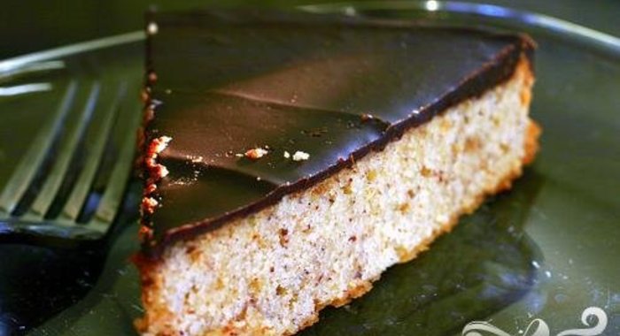 Ореховый пирог с шоколадной глазурью