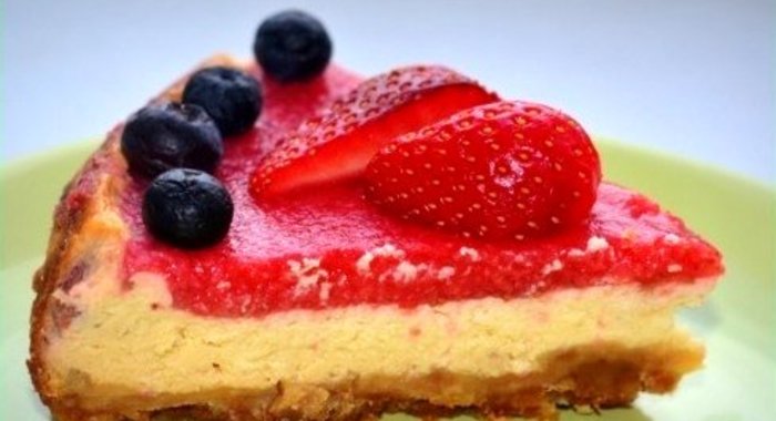Чизкейк с клубникой в мультиварке