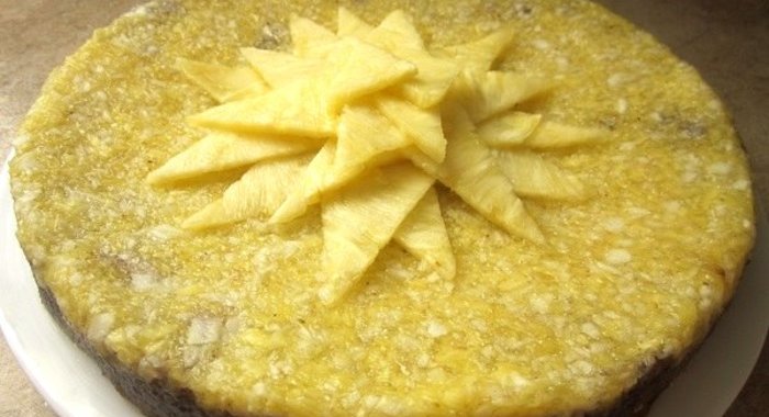 Торт с кусочками ананаса