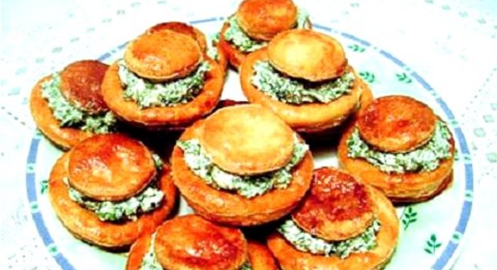 Слоеные валованы с творогом